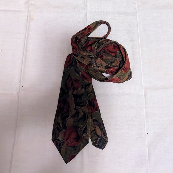 GIVENCHY GENTLEMAN  SILK TIE MADE IN ITALY - Picture 1 of 1